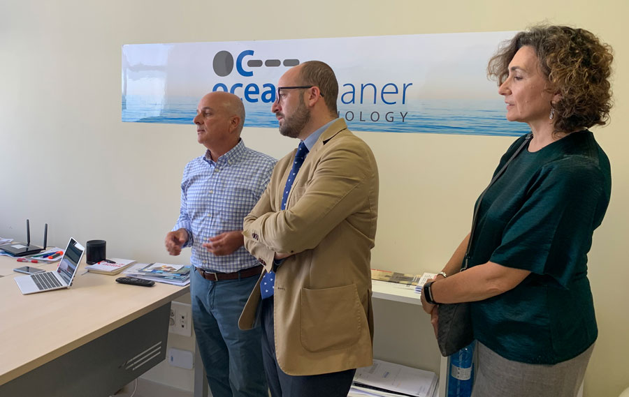 Visita del alcalde de El Puerto a las oficinas de Ocean Cleaner