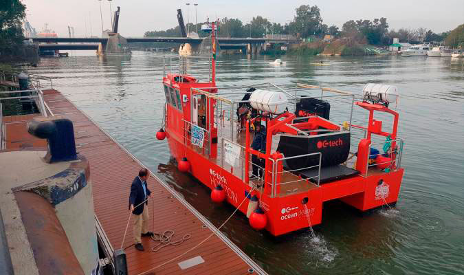 El Puerto de Sevilla prueba un sistema de recogida de basuras marinas